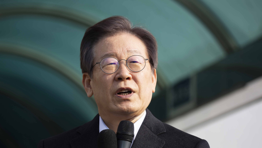 2025香港正版全年资料,欧盟宣布8000亿欧元重新武装欧洲计划,社会责任方案执行_基础版V5.63